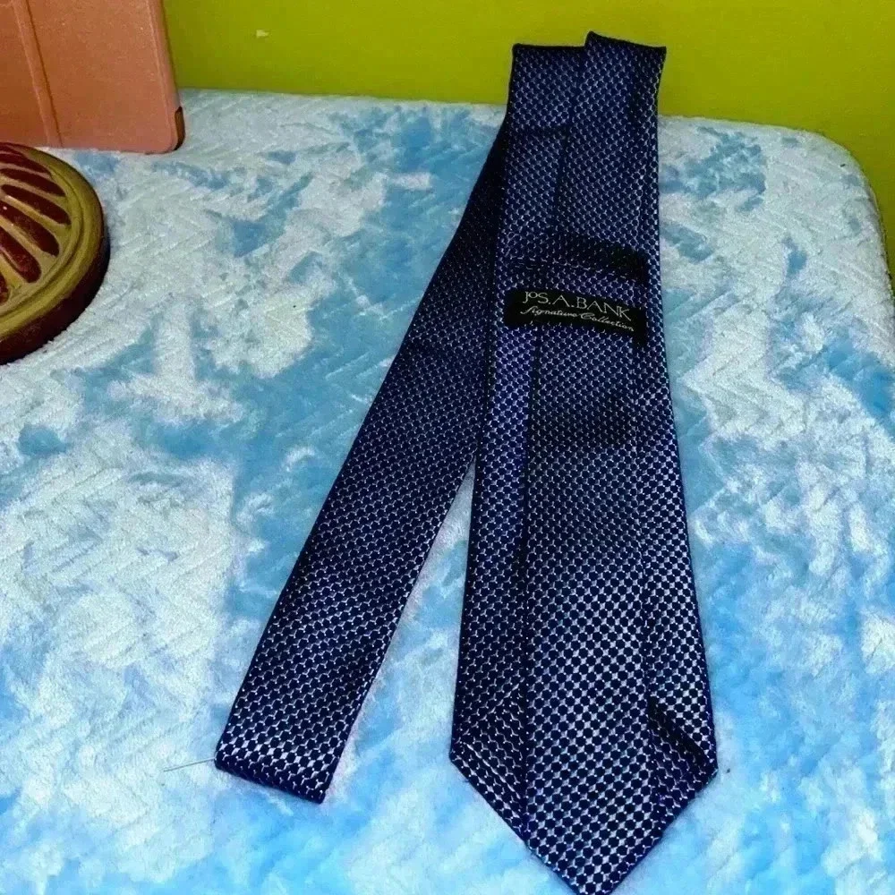 Jos. A. Bank this tie